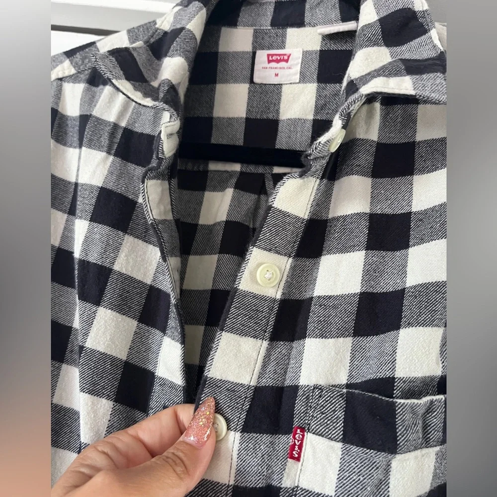 Levi's Classic Black and White Plaid Shirt - Picture 2 of 7